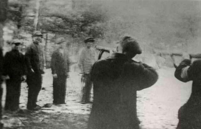 Polonya'da, Naziler tarafından iyileşme ümitleri olmadığı için öldürülen 100 psikiyatri hastasına ait toplu mezar bulundu