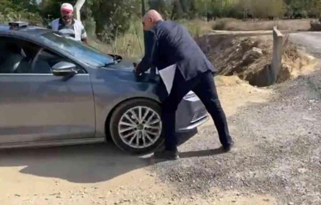 İşçilerin eyleminde gerginlik! CHP'li Mahmut Tanal'ın üzerine emniyet aracı sürüldü