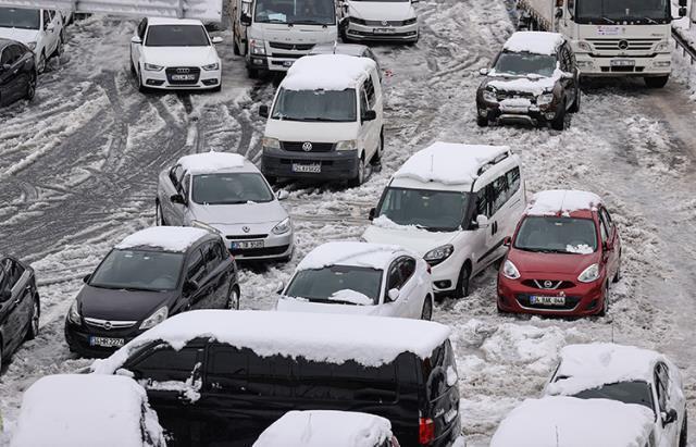 Son Dakika! İstanbul Valisi Yerlikaya'dan önemli çağrı: Yol kenarına terk edilen araçlarınızı alın yoksa çekeceğiz
