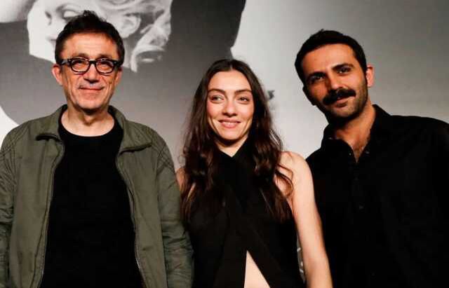 Merve Dizdar, Cannes Film Festivali'nde En İyi Kadın Oyuncu Ödülünü aldı