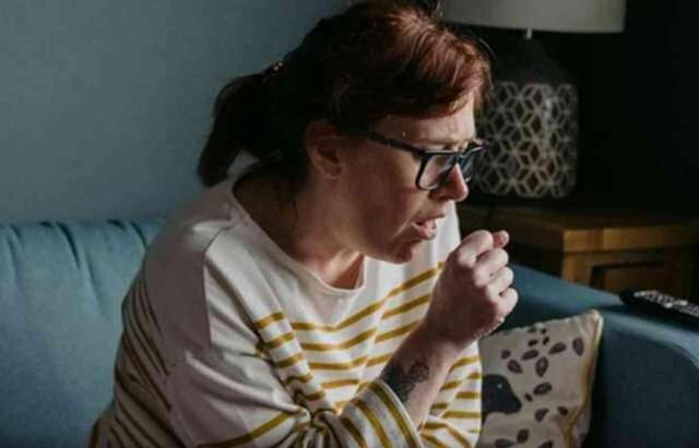 Geçmeyen öksürük nedenleri nelerdir? Öksürük ne zaman tehlikeli olur?