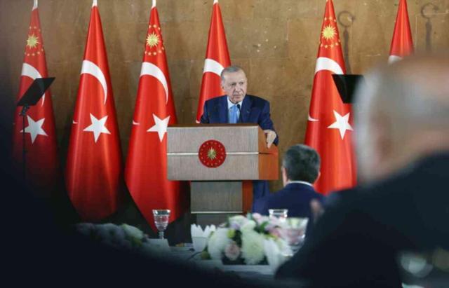 Erdoğan: Yangına müdahalede geç kaldılar, hesap vermesi gerekenler yerel yönetimlerdir