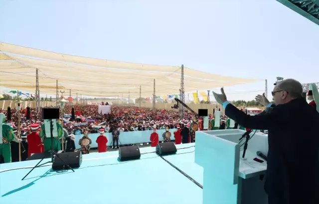 Cumhurbaşkanı Erdoğan, Malazgirt'ten mesaj verdi: Kılıç kınından çıkarsa kelama yer kalmaz