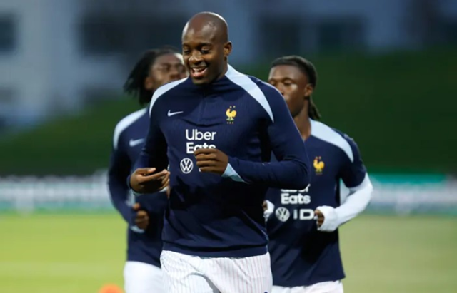 Zaha ve Mateta Arasındaki Kapışmalı Diyalog: Milli Takım Hayali ve Saha Dili