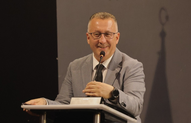 'Yasak aşk' iddiasında yeni perde! Skandalı ortaya çıkaran genç kıza ahlaksız teklif