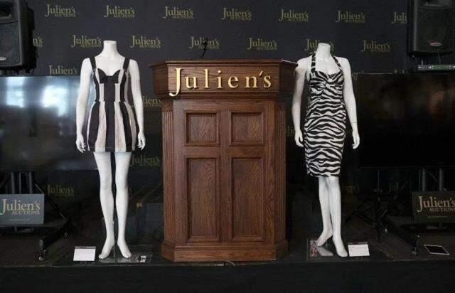 Şarkıcı Amy Winehouse'un eşyaları bağımlılık sorunları olan gençler için müzayedeye çıktı