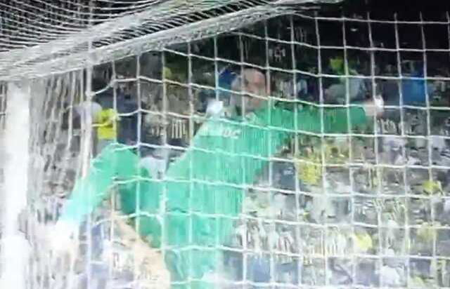 Dünya, Altay Bayındır'ın maç öncesi başına geleni konuşuyor! Fena tiye alındı