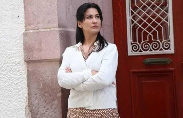 Üç Kız Kardeş Nesrin öldü mü? İclal Aydın diziden ayrılıyor mu?