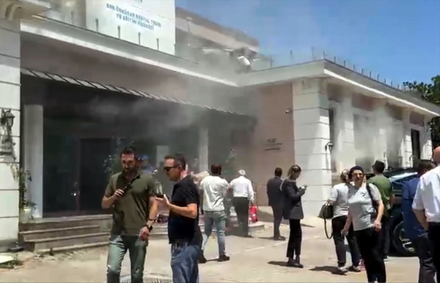 Üsküdar'da sosyal tesiste yangın