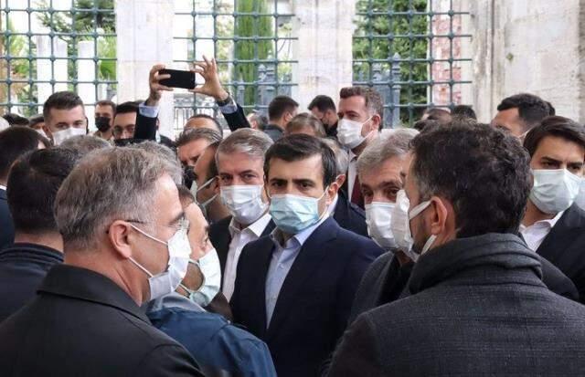 Milli SİHA'ların öncü ismi Özdemir Bayraktar, son yolculuğuna uğurlandı! Selçuk Bayraktar'ın konuşması duygulandırdı