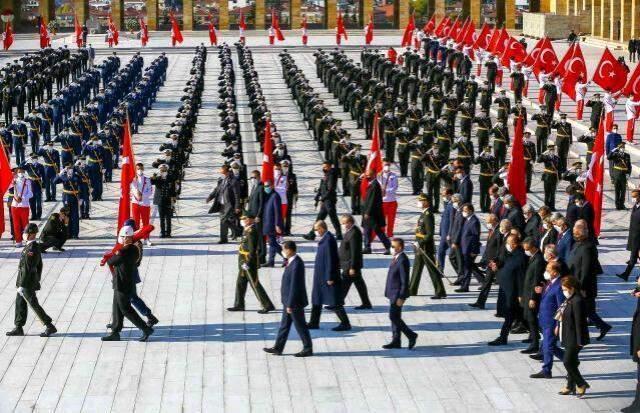 Devlet erkanı Ata'nın huzurunda! Cumhurbaşkanı Erdoğan'dan Anıtkabir defterine 'Ekonomi' vurgulu not