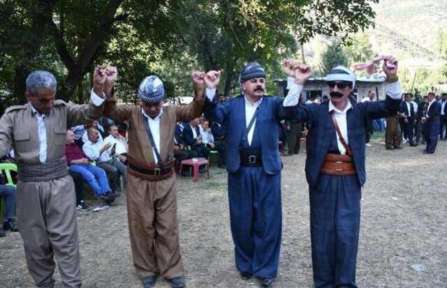 3 gün süren aşiret düğünü! 1 ton et tüketildi, altın gram ile değil kiloyla takıldı