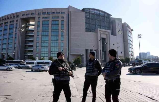 Çağlayan Adliyesi çatışma anı (VİDEO İZLE) | 6 Şubat 2024 Çağlayan Adliyesi'nde silahlı çatışmayı kim yaptı?