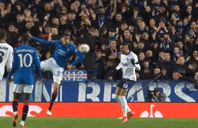 Herkes bu pozisyonu tartışıyor! İşte Fenerbahçe'nin penaltı beklediği pozisyon