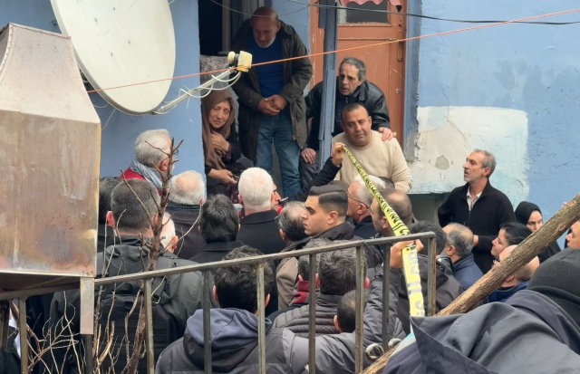 İstanbul Fatih'te iki bina çöktü! Enkaz altında kalanlar var