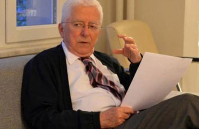 Eski CHP Genel Sekreteri ve bakan Tarhan Erdem hayatını kaybetti