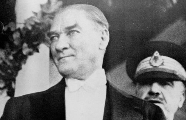 Atatürk kaç yaşında öldü? Mustafa Kemal Atatürk ölüm saati nedir?