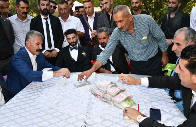 3 gün süren aşiret düğünü! 1 ton et tüketildi, altın gram ile değil kiloyla takıldı