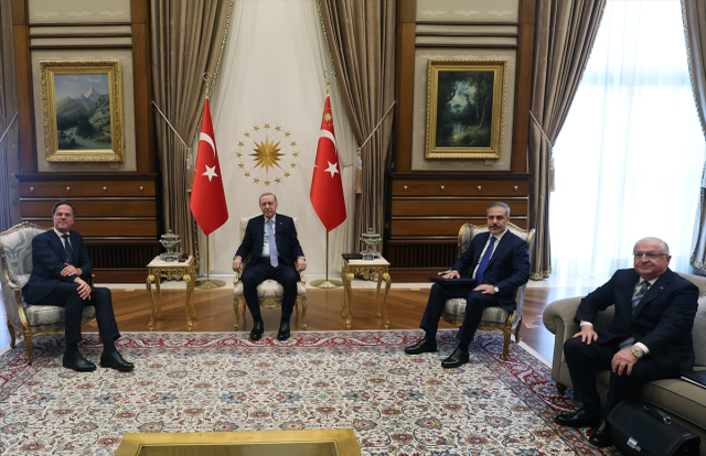 NATO Genel Sekreteri Rutte, Türkiye'nin savunma sanayisini öve öve bitiremedi
