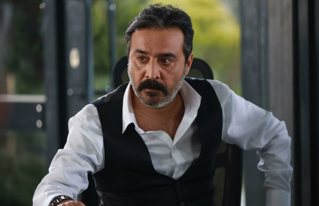 Mustafa Üstündağ Kimdir?