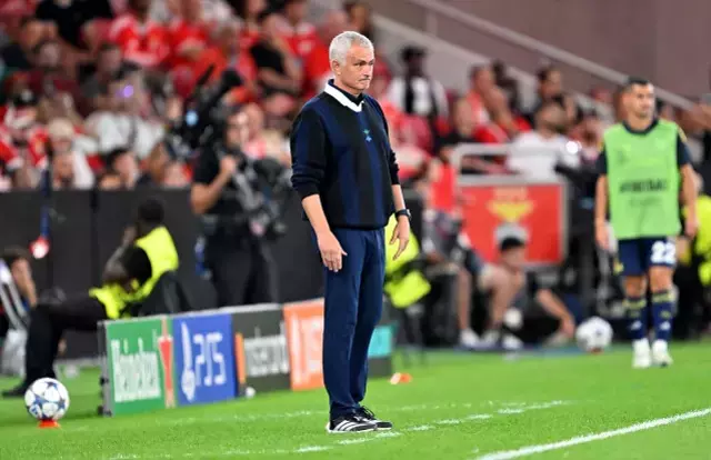 Mourinho’nun Kazağına Düşen Dikkat: Benfica Maçı Sonrası Sarsıcı Detaylar