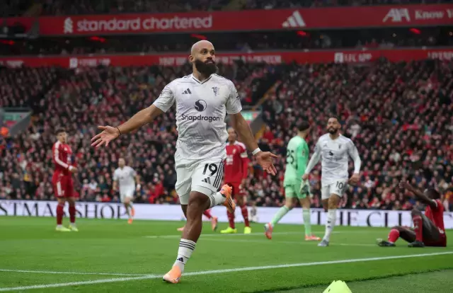Liverpool-United Mücadelesinde Gecenin Oyunu: United Anfield’da 2-1'lik Galibiyetle Tahtını Koru