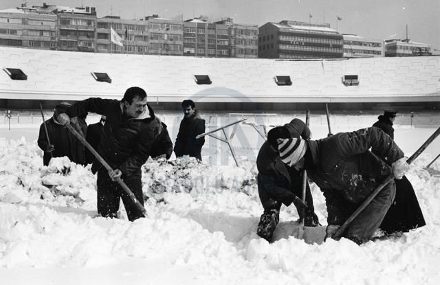 1987'de İstanbul'a yağan kar nasıldı? (FOTOĞRAFLI) İstanbul'a 1987'de yağan kar görüntüleri!