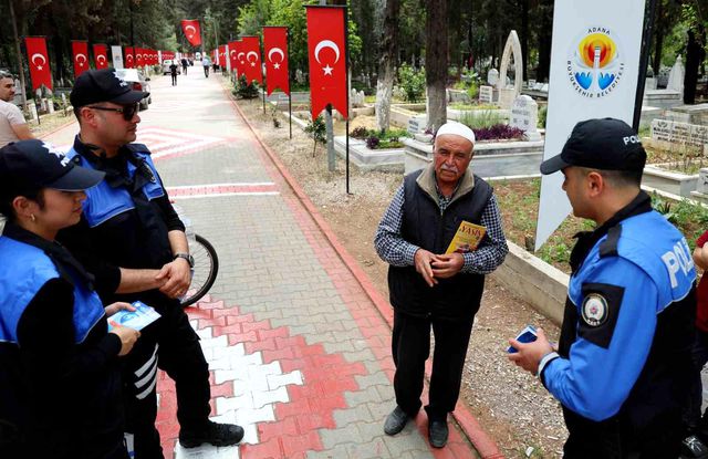 Adana'da Mezarlıkta Sahte Hoca Denetimi