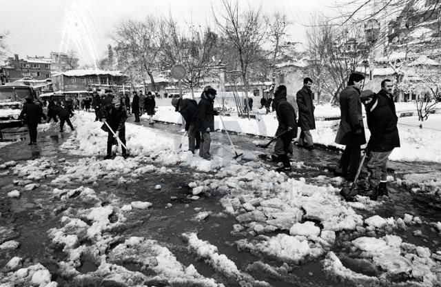 1987'de İstanbul'a yağan kar nasıldı? (FOTOĞRAFLI) İstanbul'a 1987'de yağan kar görüntüleri!