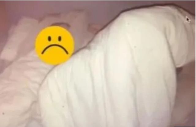 Gece yarısı eve giden kız, sevgilisini olgun kadınla yatakta cinsel ilişkiye girerken bastı