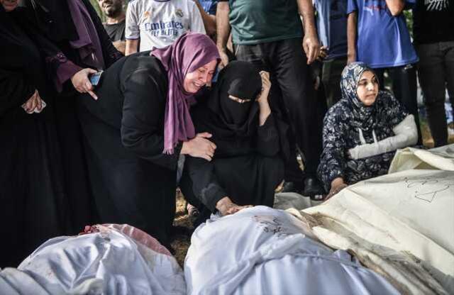 Gazze'de İsrail'in saldırıları sürüyor