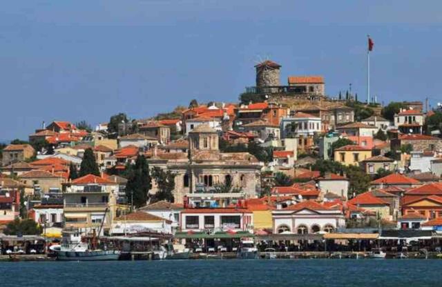 Edremit nerede? İstanbul- Edremit kaç saat? Edremit'e nasıl gidilir?
