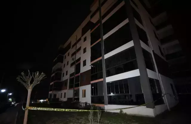 Avukat evinin önünde ölü bulundu! Ekipler yüksekten düşme ihtimali üzerinde duruyor