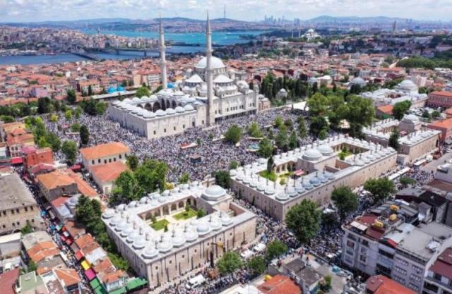 Mahmud Efendi cenazesine kaç kişi katıldı? 24 Haziran Cuma Mahmut Ustaosmanoğlu'nun cenazesine kaç kişi katıldı, kaç bin, kaç milyon kişi katıldı?