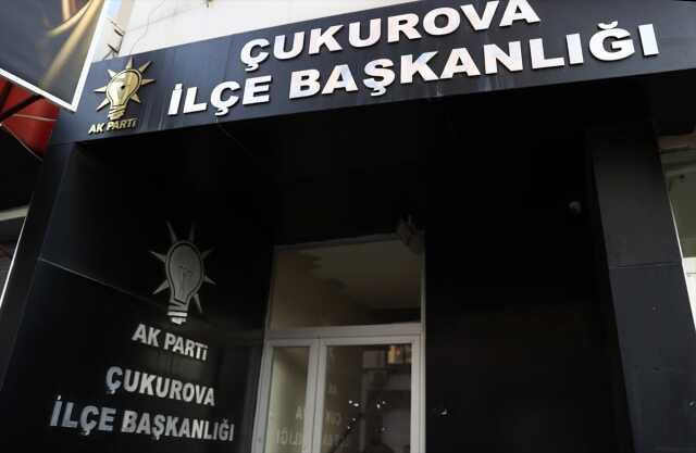 Son Dakika: AK Parti Çukurova ilçe binasına silahlı saldırı