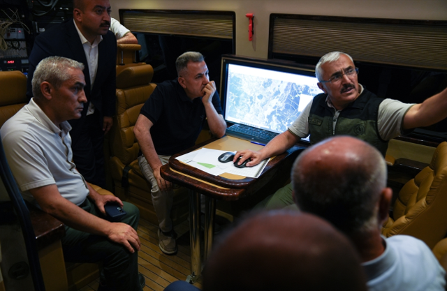 İzmir'de orman yangını 2'nci günde kontrol altına alındı