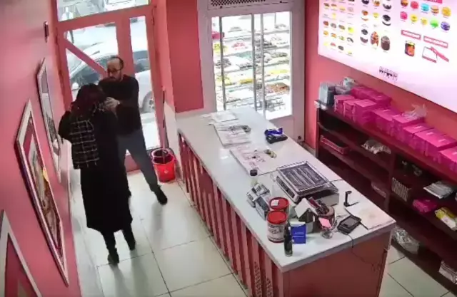 Bir anda dükkana girdi, yaptıklarına kimse anlam veremedi