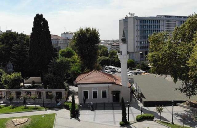 Kadı Hüsameddin Çamaşırcı Hacı Mustafa Efendi 18 Sekbanlar Camii nerededir, hangi ilçededir?