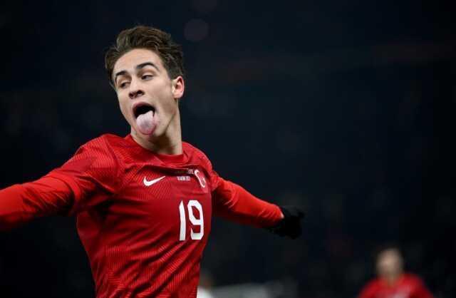 Almanya maçına damga vuran Kenan Yıldız'ın tuttuğu takım ortaya çıktı! Süper Lig devinin formasıyla fotoğrafı bile var