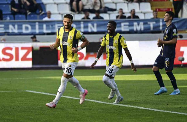 KASIMPAŞA- FENERBAHÇE maçı kaç kaç bitti? MAÇ ÖZETİ Kasımpaşa- Fenerbahçe maçını kim kazandı? Fenerbahçe 3 puanı aldı mı?