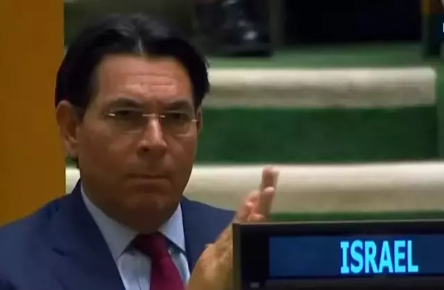 Koca salonda Trump'ın sözlerini onaylayan tek isim: Önce başını salladı, sonra alkışladı