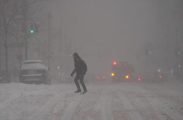 Ülkede tarihi felaket! 800 binden fazla kişi elektriksiz kaldı, binlerce uçuş iptal edildi