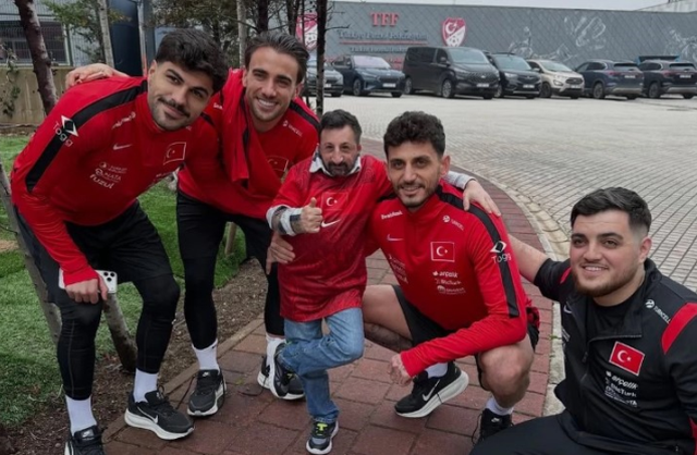 Köksal Baba'dan A Milli Takım'a sürpriz! Sosyal medyayı salladı