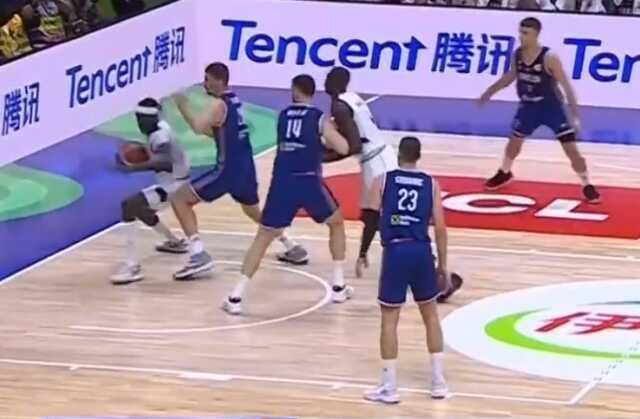 Dünya Kupası'nda yürek yakan sakatlık! Sırp basketbolcu Borisa Simanic'in böbreği ameliyatla alındı