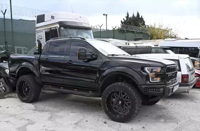 Hacizli araçlarla ilgili düzenlemede yarın yeni aşamaya geçiliyor! Vatandaşlar otomobillerini 10 gün içinde geri alabilecek