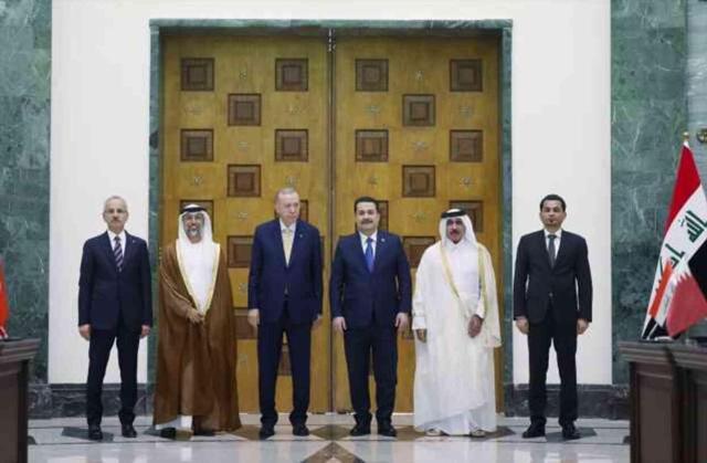 Cumhurbaşkanı Erdoğan 13 yıl sonra Bağdat'ta! Türkiye ile Irak arasında Kalkınma Yolu Anlaşması imzalandı