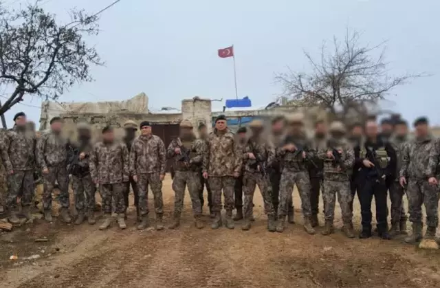 Dikkat çeken ziyaret! Özel Harekat Başkanı sınır ötesinde