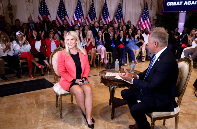 جوان‌ترین سخنگوی مطبوعاتی تاریخ کاخ سفید! زیبایی او جلب توجه می‌کند