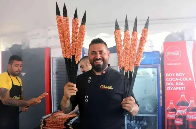 Açılışını Cumhurbaşkanı Erdoğan'ın yaptığı 'Uluslararası Adana Lezzet Festivali'nde 35 ton et tüketildi