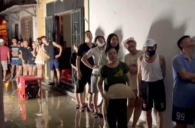 Vietnam'da çıkan yangında aralarında çocuklarında olduğu 30 kişi hayatını kaybetti